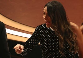 La noche de Karla Sofía Gascón en los Oscar: huida de la alfombra roja, dos chistes por sus tuits racistas y sin estatuilla para 'Emilia Pérez'