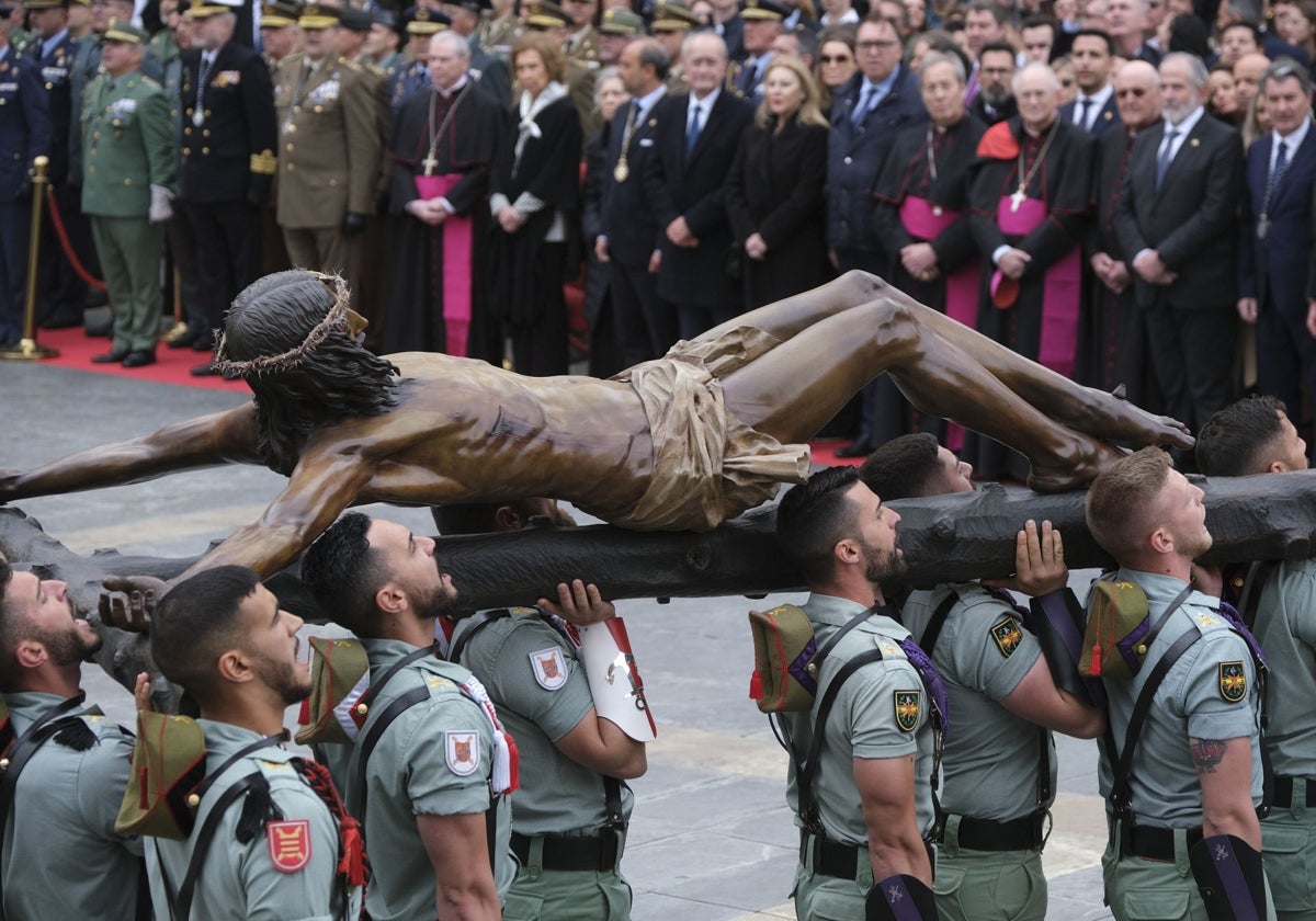 Desembarco de la Legión y Traslado del Cristo de Mena en Málaga