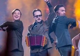 Quién es KAJ, la banda de Suecia favorita para ganar Eurovisión: sus miembros y por qué su canción va sobre la sauna
