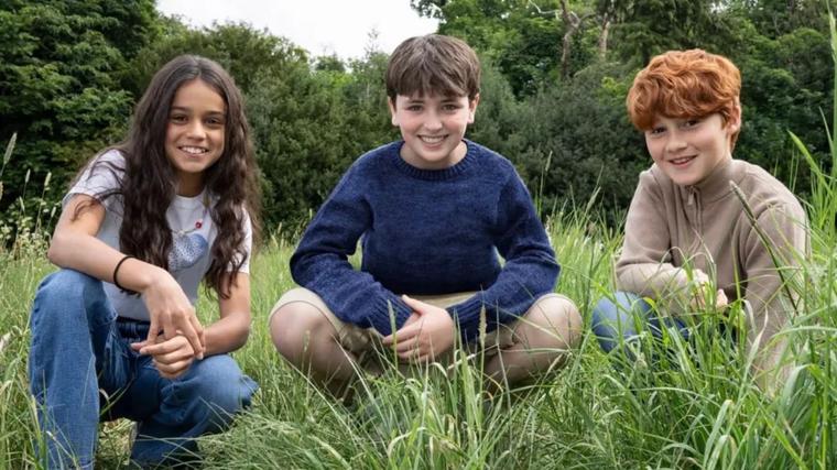 Dominic McLaughlin como Harry, Arabella Stanton como Hermione y Alastair Stout como Ron