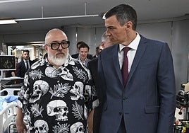 Pedro Sánchez se apunta a la fiesta de Netflix, que anuncia mil millones de inversión en España hasta 2028