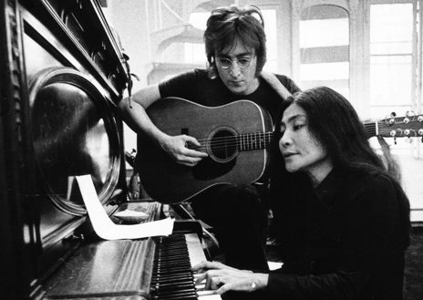 Imagen secundaria 1 - 'John & Yoko: One to one': si el 'flower-power' no funciona, empecemos de nuevo