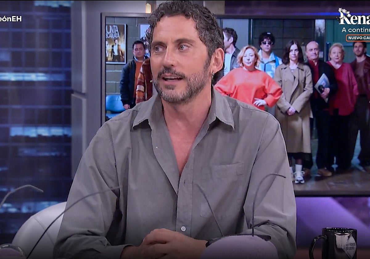 Paco León visitando 'El Hormiguero'