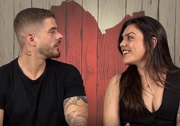 El soltero de la cobra más viral de 'First Dates' vuelve a vivir otro momento 'tierra trágame'