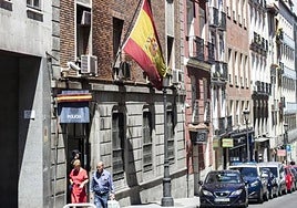 Famosos que han pasado por la comisaría 'de los famosos' en Madrid: «Con el calabozo asqueroso… hicieron cosas ilegales»