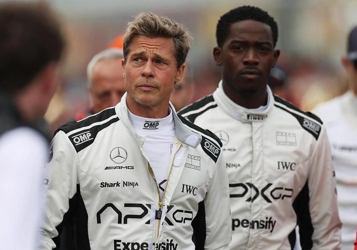 Brad Pitt (Sonny Hayes) y Damson Idris (Joshua Pearce), durante la película de 'F1'