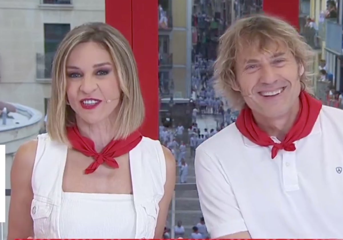 Julian Ianzti y Ana Prada, presentadores de 'Vive San Fermín' han realizado una aclaración ante las cámaras.