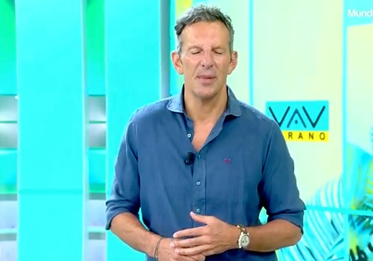 A Joaquín Prat se le ha cambiado la cara al tener que informar de la próxima operación estética de Carmen Borrego, colaboradora de 'Vamos a ver'.