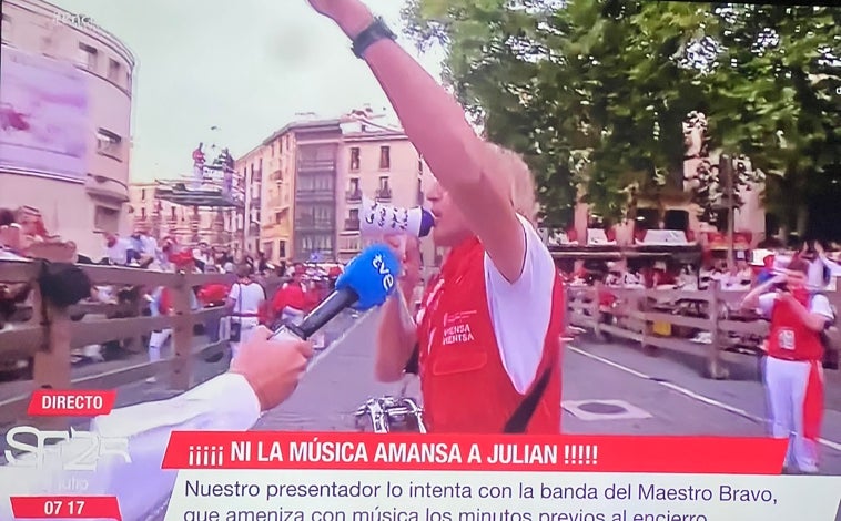 Imagen principal - Julian Iantzi ha retado en pleno directo a David Broncano