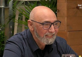 Un soltero vive un embarazoso momento mientras bailaba con su cita: «He tenido una pequeña erección»