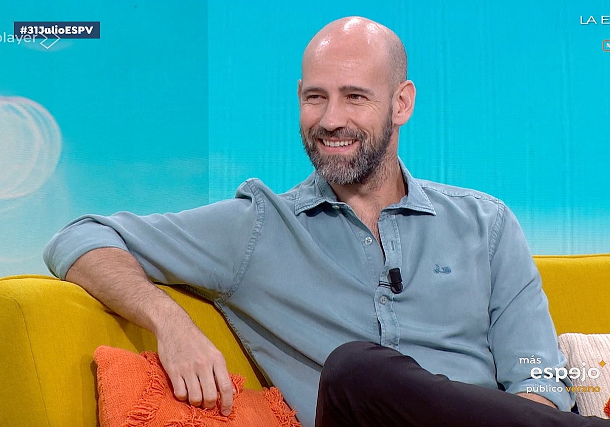 Gonzalo Miró ha revelado lo que le supone trabajar en 'Espejo Público' y no ha dejado indiferente a nadie.