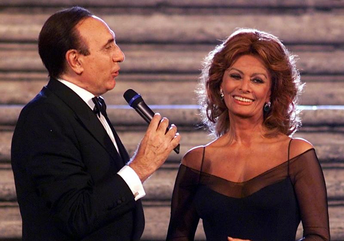 Pippo Baudo junto a Sophia Lauren en 'Donna sotto le stelle'