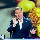 El presentador del Telediario se la 'juega' ante el público con su 'polémica' confesión: «No me maten»