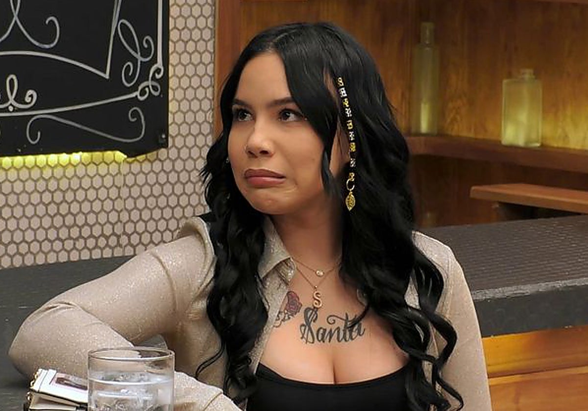 Una soltera se queda horrorizada por cómo se presenta su cita a 'First Dates': «Cierra la boca»