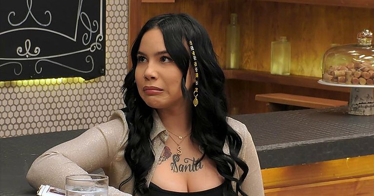 Una soltera se queda horrorizada por cómo se presenta su cita a 'First Dates':  «Cierra la boca»