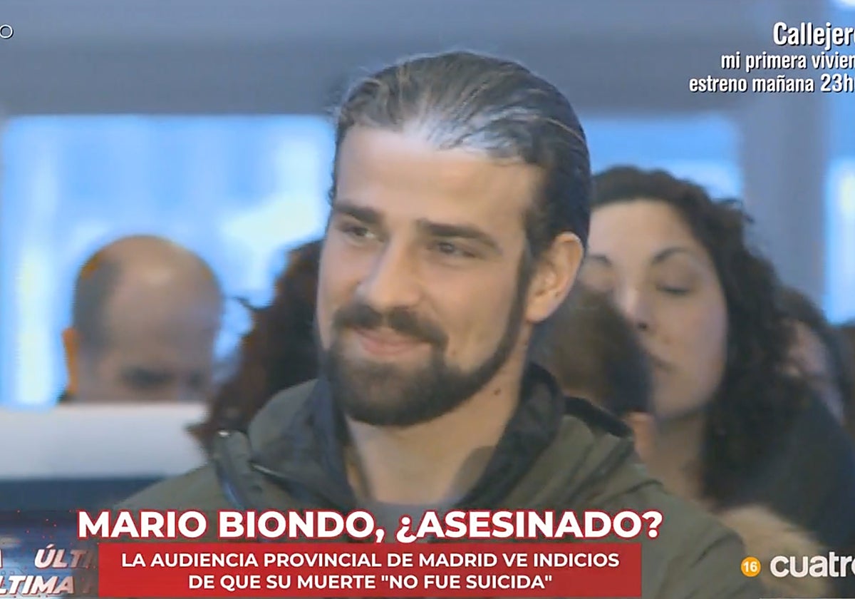 Nacho Abad, presentador de 'En boca de todos', ha subrayado la frase de la polémica del auto de la Audiencia  de Madrid sobre el caso Mario Biondo.