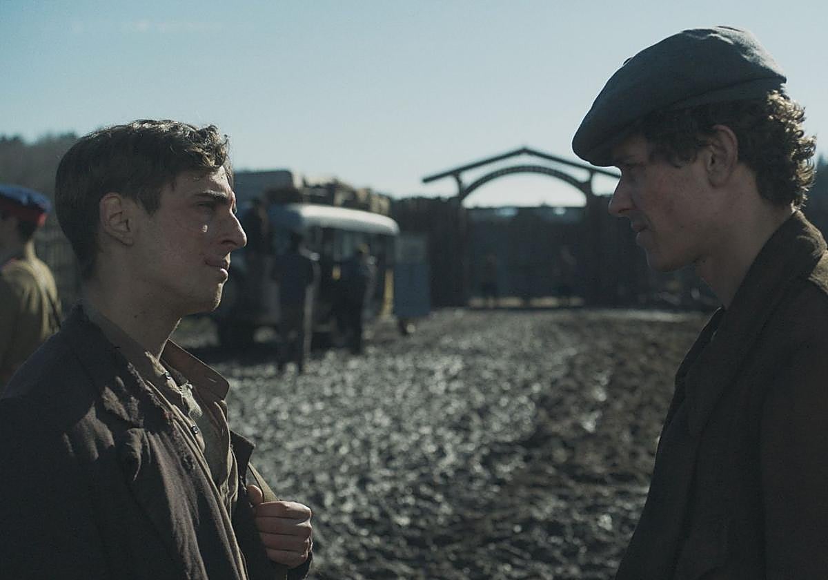 En foto: Miguel Herrán y Arón Piper en 'La tregua'; en vídeo: vea una escena en exclusiva de 'La tregua'