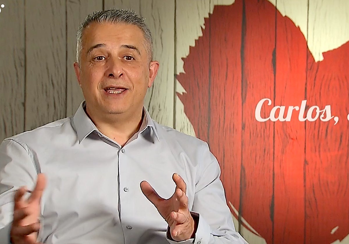 Carlos, un soltero muy crítico con su cita