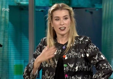 Eva Soriano habla públicamente de la ruptura con su novio y acaba metiéndose en un jardín en La Revuelta