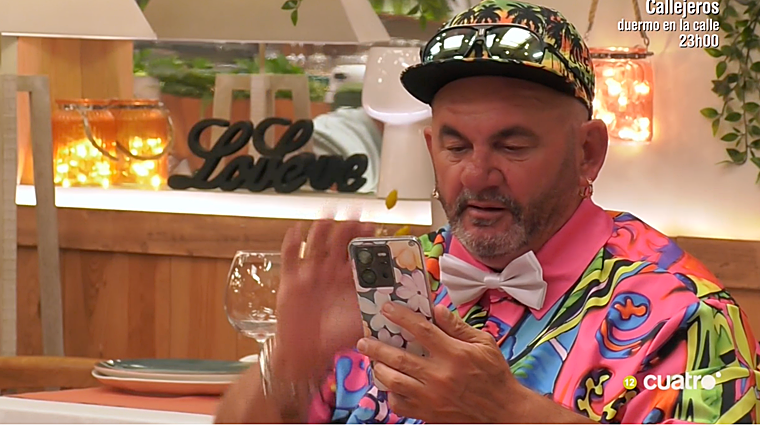 Video call Benji in the middle of a date