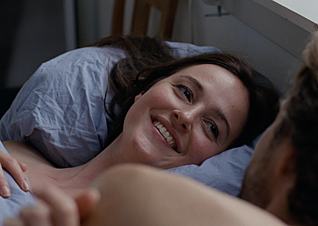 Imagem Secundária 1 - Stills dos filmes Seerat, Sentimental Value e Mere Chance.