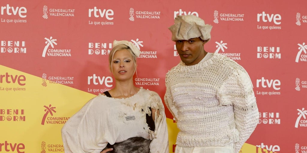 Quiénes son Dora & Marlon Collins: el dúo formado por el arte de la familia Bosé y un actor rapero