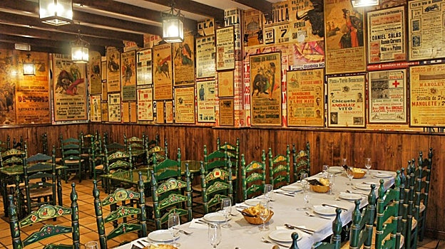 Interior del bar Sol y Sombra