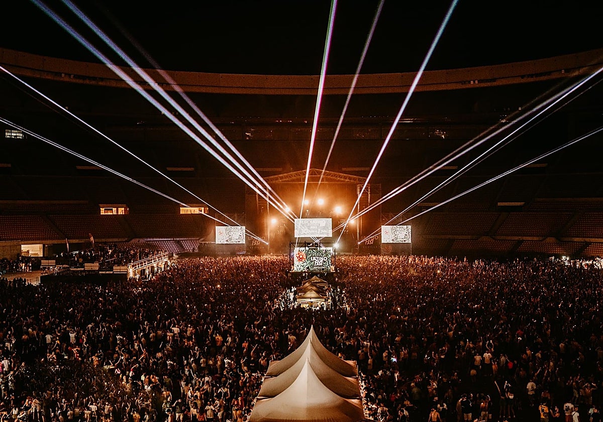 La primera edición del Puro Latino congregó a decenas de miles de personas en La Cartuja