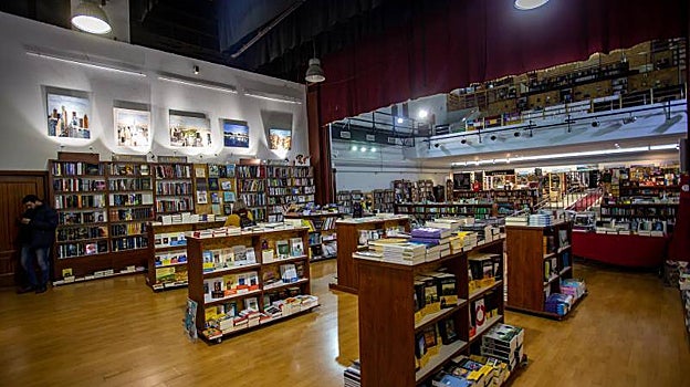 Impresionante interior de la librería Verbo