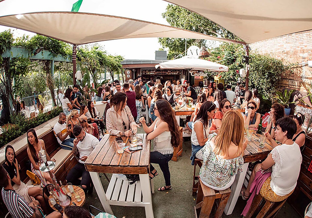 La terraza Muelle New York es una opción perfecta para disfrutar junto al río