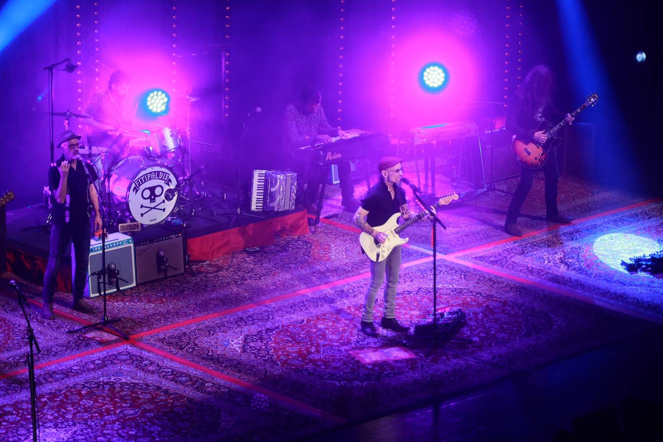 Fito encandiló al público sevillano con sus canciones 