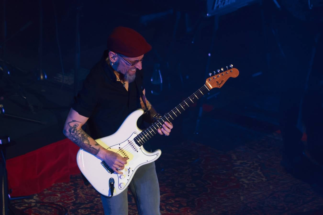 Fito encandiló al público sevillano con sus canciones 