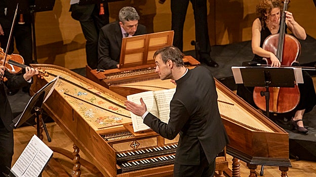 Jonathan Cohen en pleno concierto