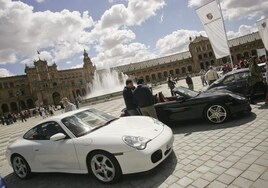 Exposición de Porsche en la Plaza de España de Sevilla este sábado por el 60 aniversario del 911