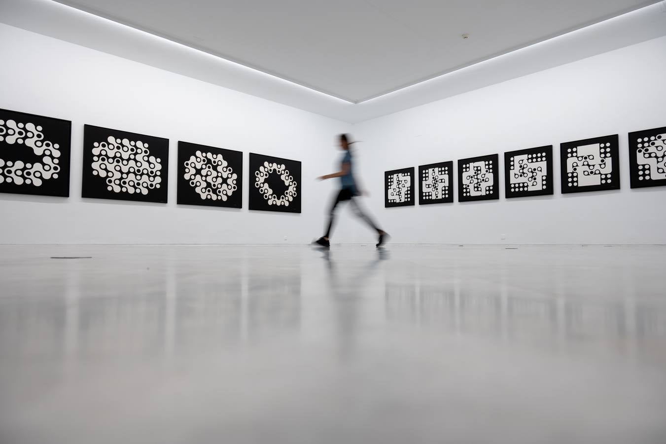 La muestra 'Manuel Barbadillo. Arte combinatoria' presentada en el Centro Andaluz de Arte Contemporáneo