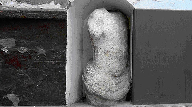 Fotografía del hombre de piedra