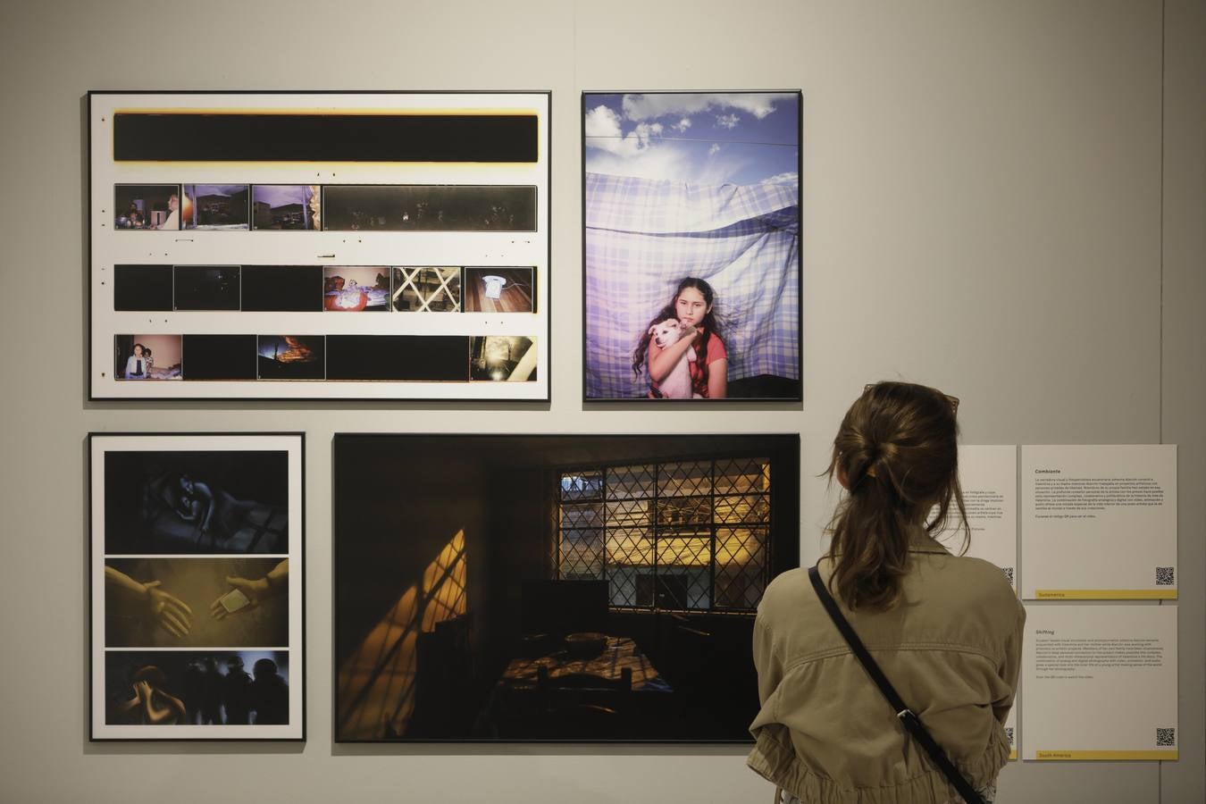 La inauguración de la exposición World Press Photo 2023 en la Fundación Cajasol de Sevilla