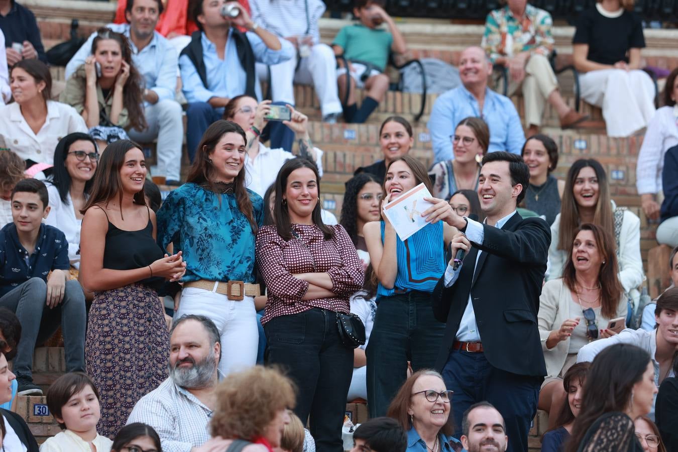 Aspecto muy ambientado de la Maestranza durante el festival de música Ktholic
