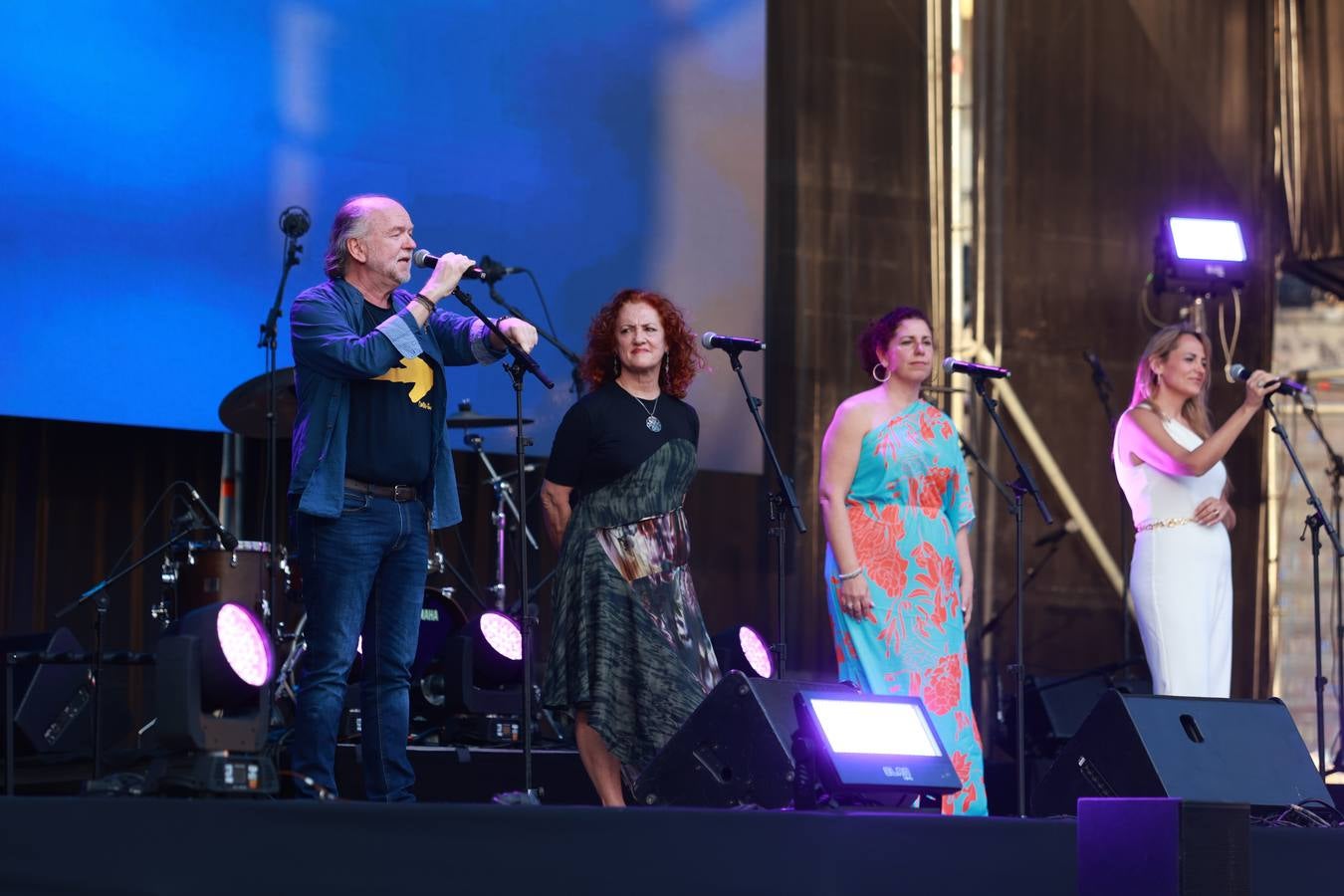 Aspecto muy ambientado de la Maestranza durante el festival de música Ktholic