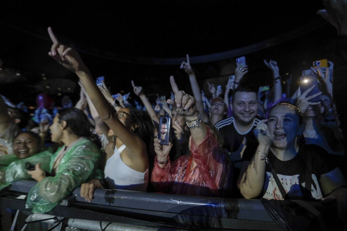 Manuel Carrasco ha iniciado su gira en Sevilla ante 70.000 personas