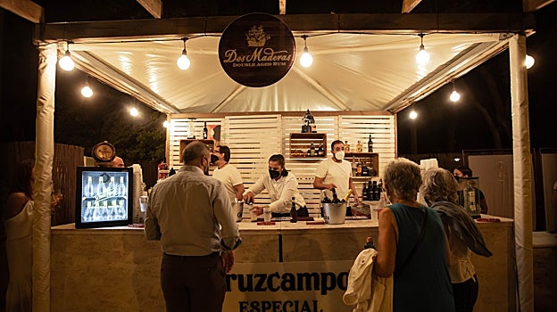 Imagen de uno de los puestos de 'The Village' del Icónica Sevilla Fest 2022