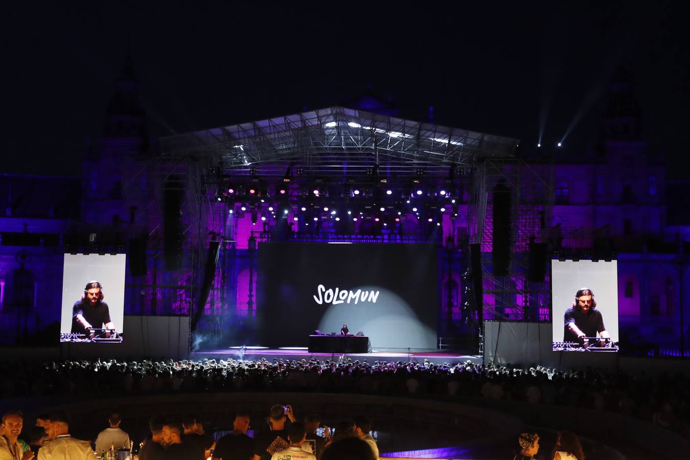 Concierto de Solomun en la Plaza de España para inaugurar el Icónica Sevilla Fest 