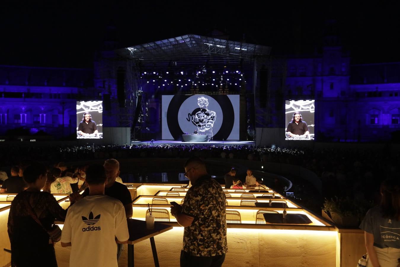 Concierto de Solomun en la Plaza de España para inaugurar el Icónica Sevilla Fest 