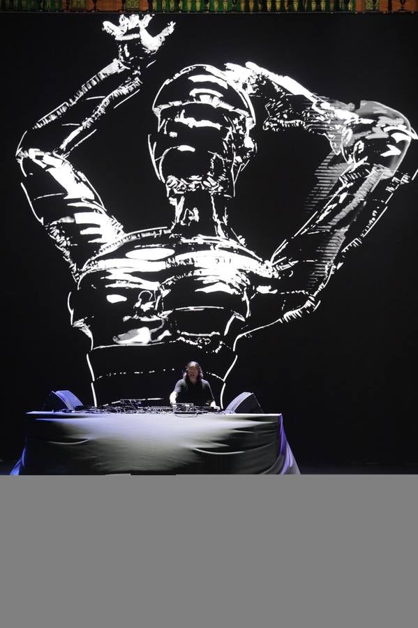 Concierto de Solomun en la Plaza de España para inaugurar el Icónica Sevilla Fest 