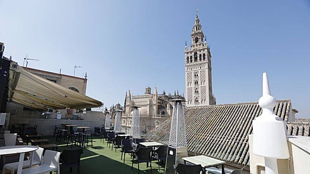 La lista de las terrazas de Sevilla con piscina para huir del calor