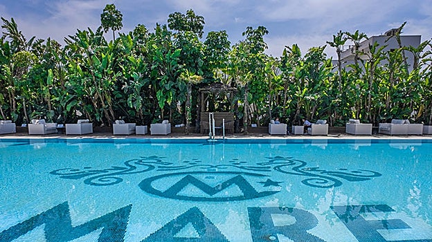 La lista de las terrazas de Sevilla con piscina para huir del calor