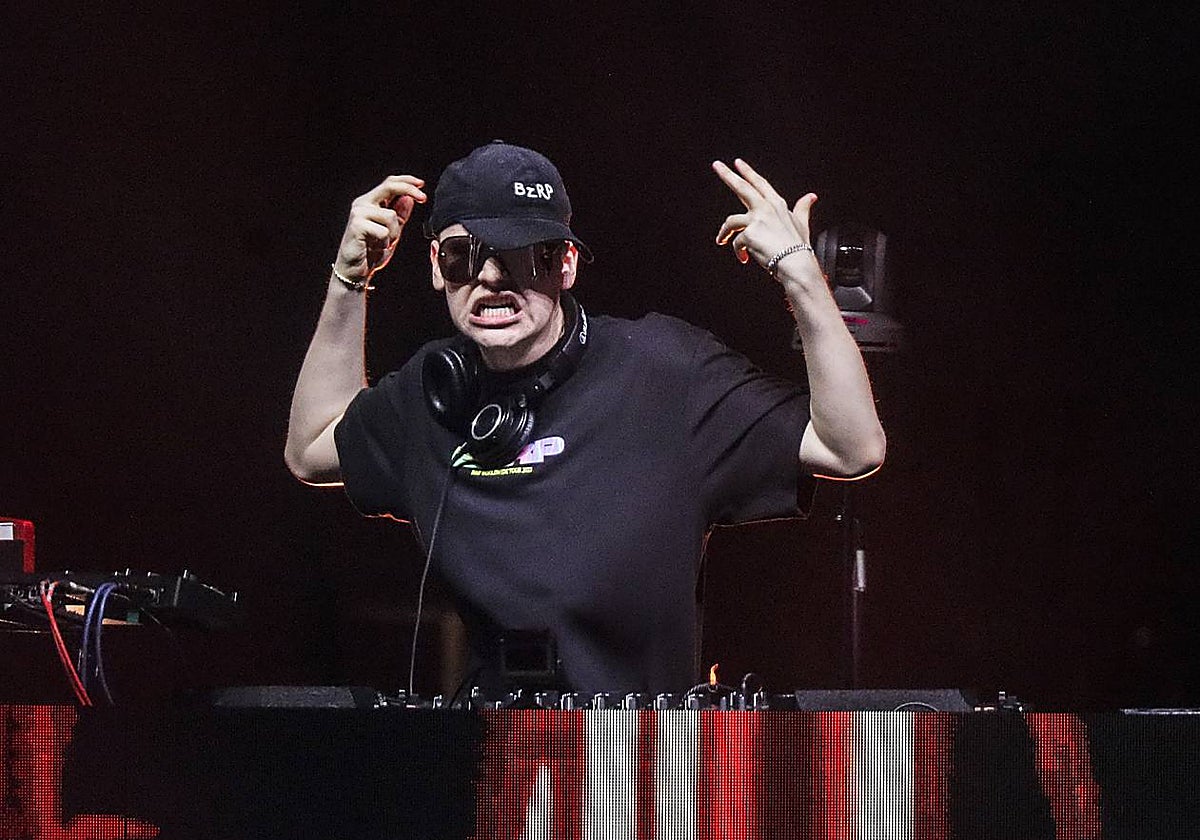 Concierto de Bizarrap en la Plaza de España para el Icónica Sevilla Fest