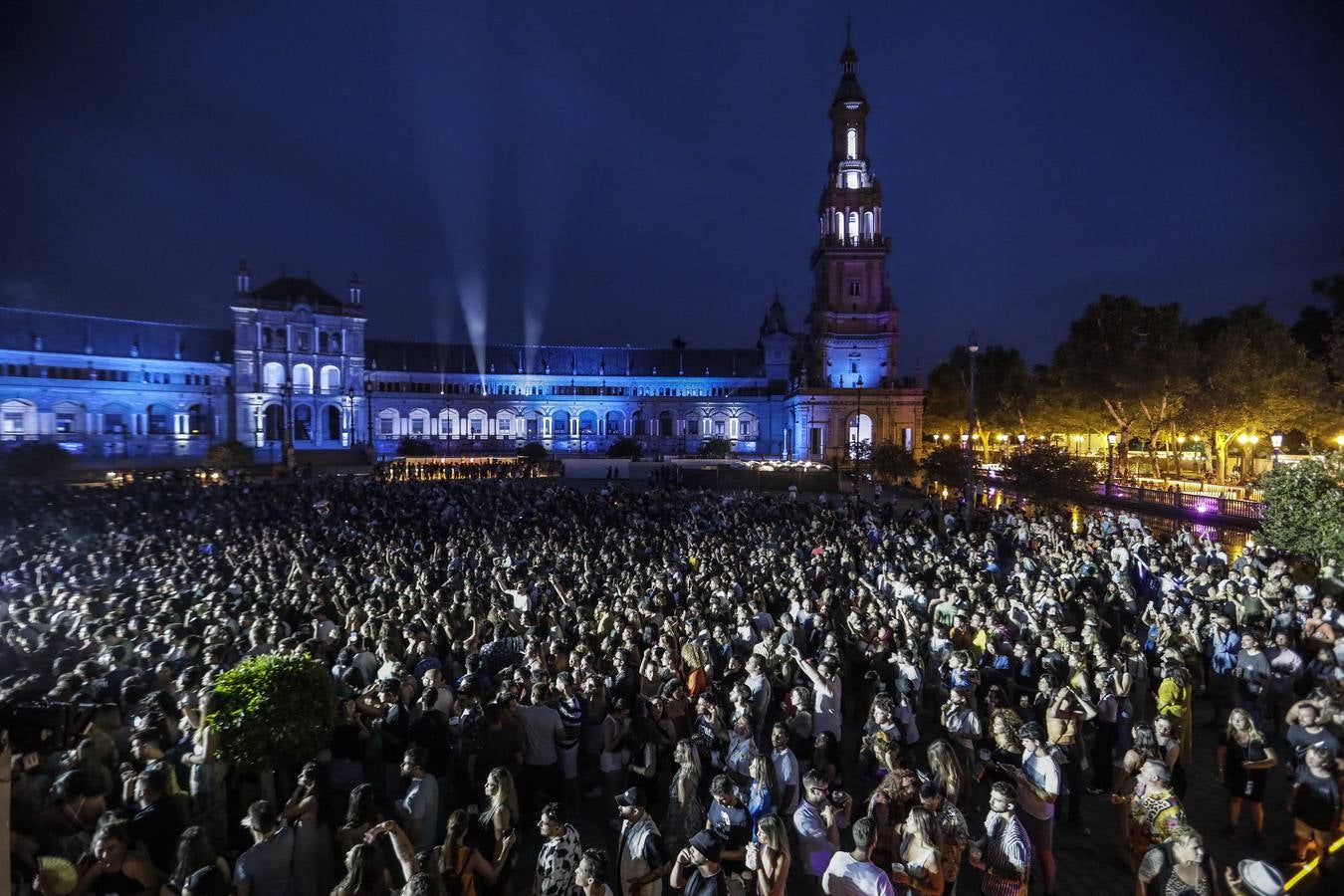 Concierto de Bizarrap en la Plaza de España para el Icónica Sevilla Fest