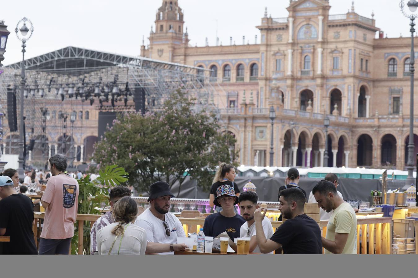 Concierto de Bizarrap en la Plaza de España para el Icónica Sevilla Fest