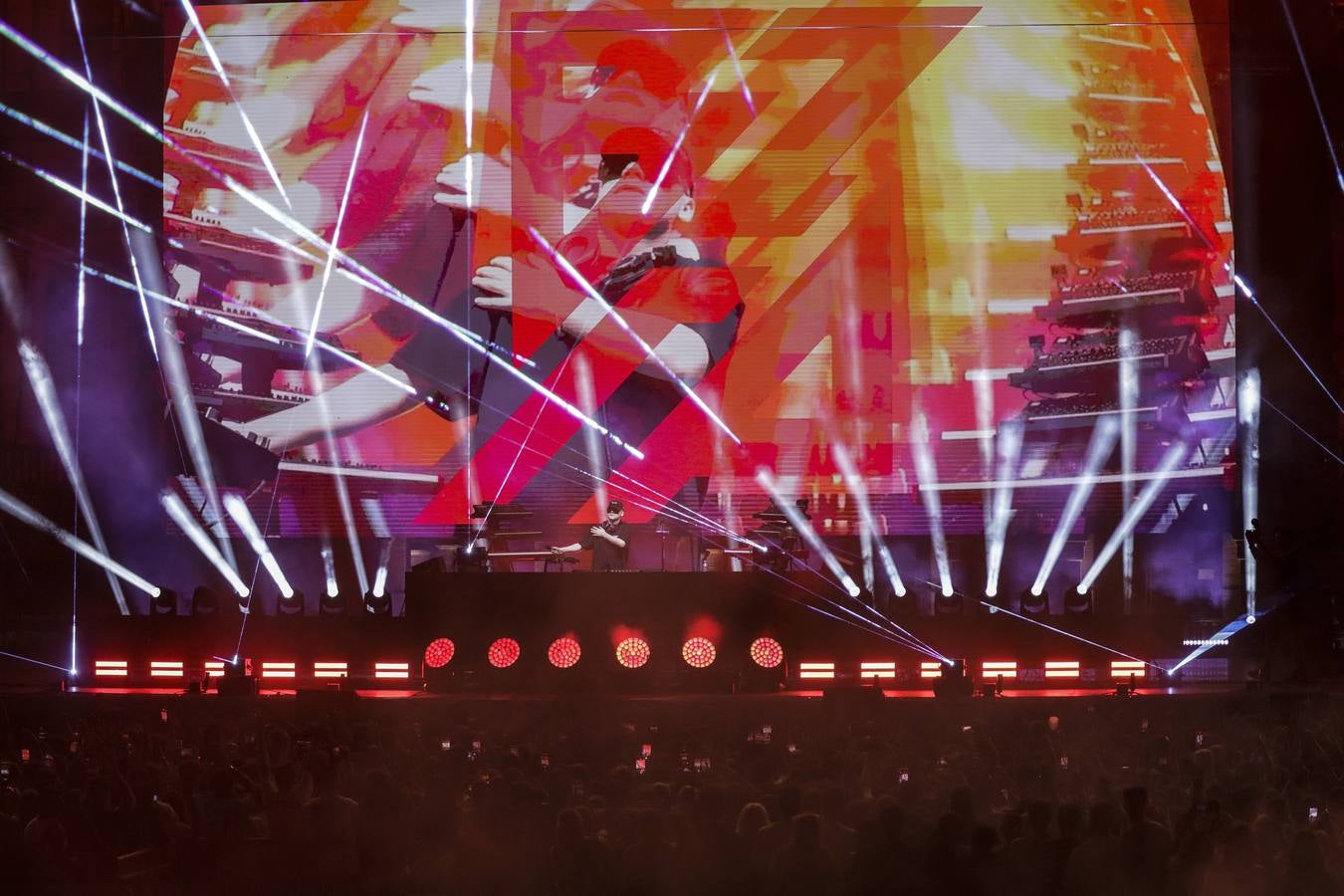 Concierto de Bizarrap en la Plaza de España para el Icónica Sevilla Fest